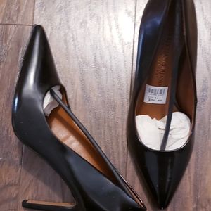 Christian Sirano Simple black heels